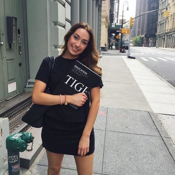 Meet your Posher, Amanda - Picture 1 of 1